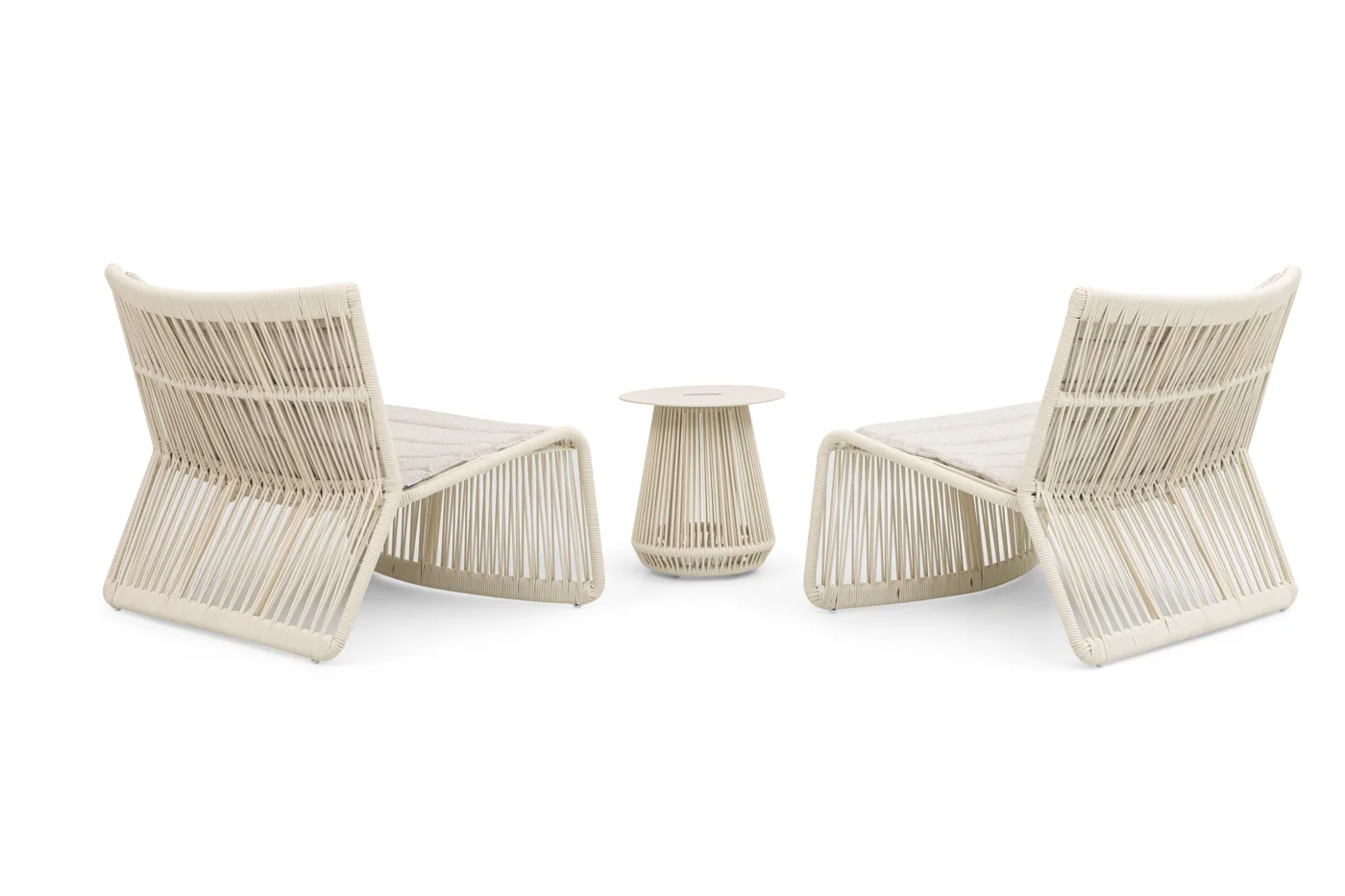 Balas lounge cluster (2 chairs + side table)