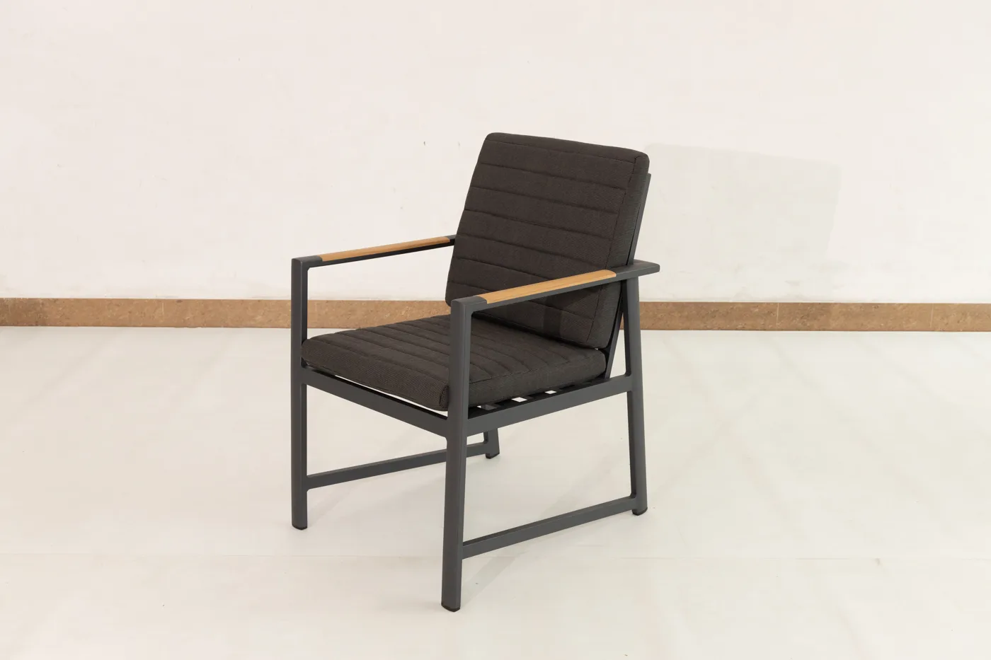 Bulan dining armchair (single, regular height)