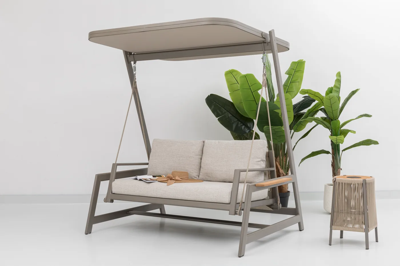 Yuta swing chair (canopy, hanging)